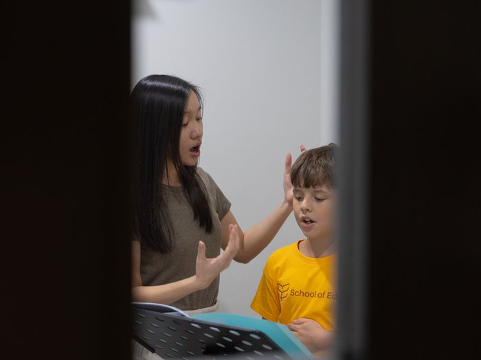 Vocal student in a lesson at Master Artist